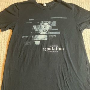 ♡ Taylor Swift Reputation Stadium Tour Merch ♡